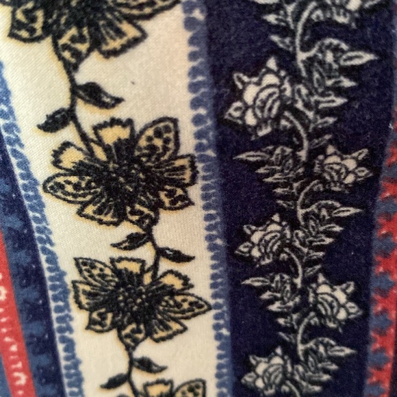 Bell bottoms!  Super soft! Gorgeous fabric. Poly/spandex - Picture 5 of 5